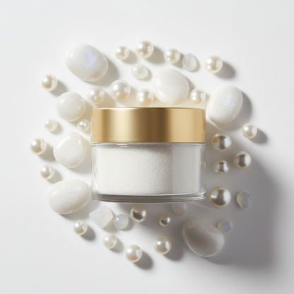 Flat lay pigmento iluminador halo blanco rodeado de piedras blancas